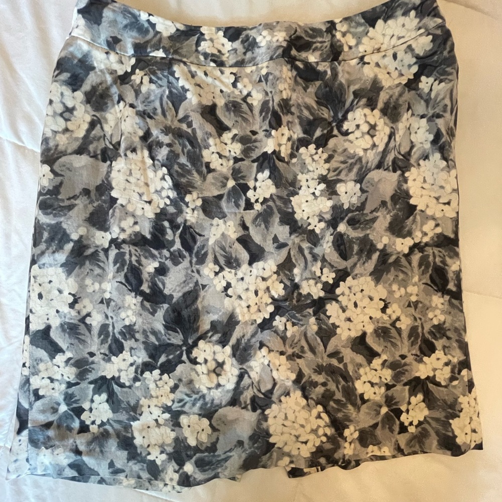 Talbots, shades of gray and white hydrangea skirt, 14W